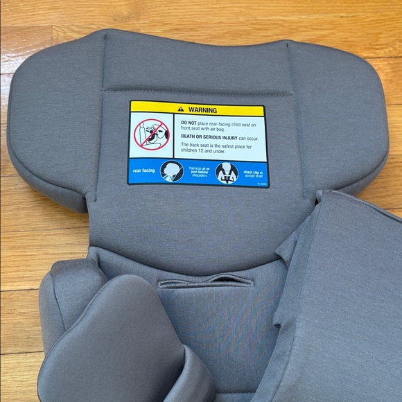 Nuna RAVA convertible car seat Infant Insert 4 piece Set - Gray - Picture 3 of 3